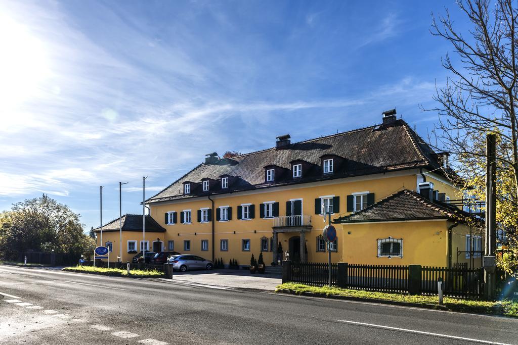 Villa Flora Anif Exterior foto